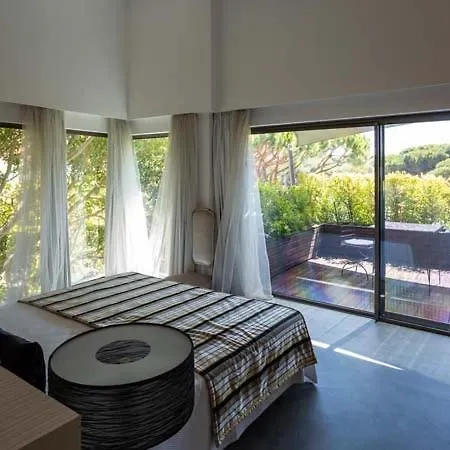 فيلة Sleeps 10 With Pool Air Con And Wifi